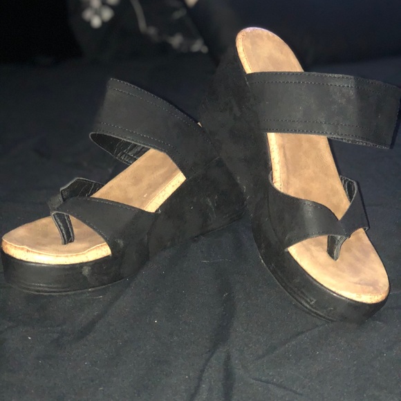 Wedges Thong sandals, plain black, size 7 1/2 - Picture 2 of 5
